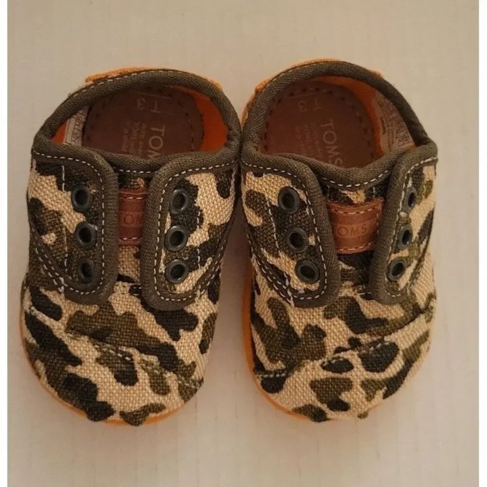 TOMS camouflage baby slip‎ on shoesT3